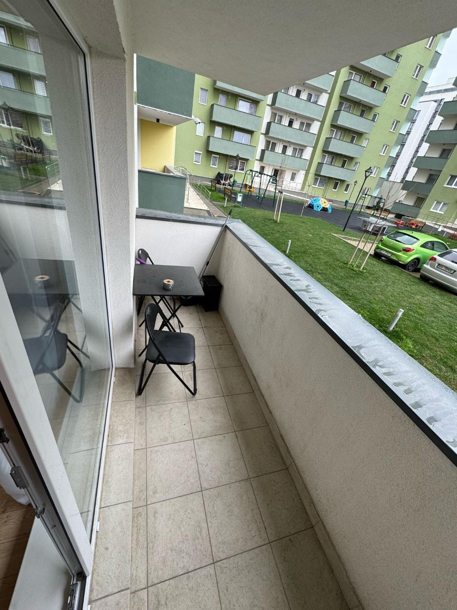 Coresi Mall Area Studios & Apartments By Glam Braşov Extérieur photo